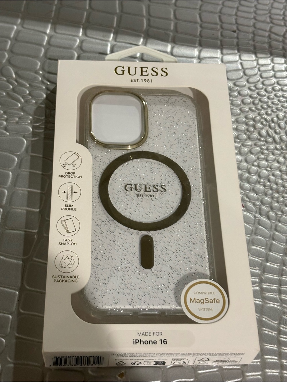 GUESS White Glitter MagSafe iPhone 16 Case with Gold Accents
